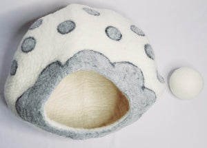 Open image in slideshow, Wool Cat House
